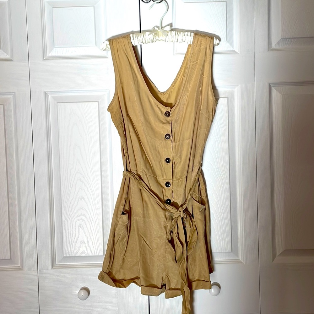 Romper with belt and pockets